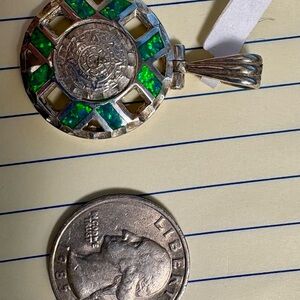 Elegant Silver and Green Pendant Necklace